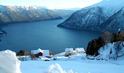 Utsikt fra Indre Hafslo mot Lustrafjorden. Foto